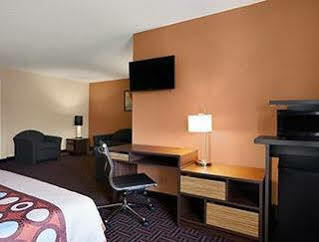 Super 8 By Wyndham St. Louis Motel