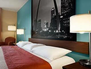 Super 8 By Wyndham St. Louis